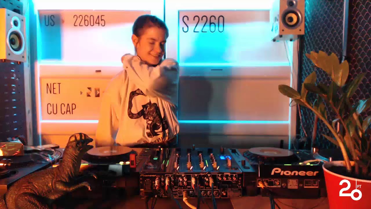 Year of the Radio: Nastya Muravyova 20ft Radio