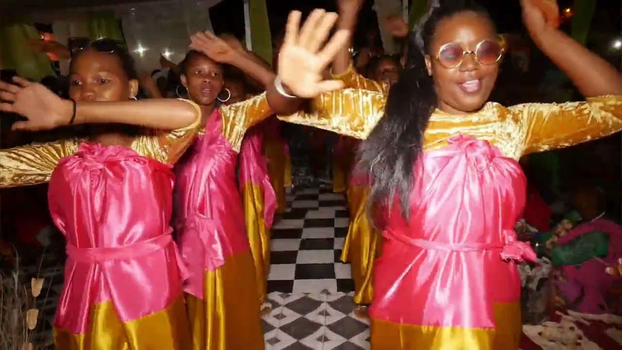 Danse - mariage : Diamant Rose koungou