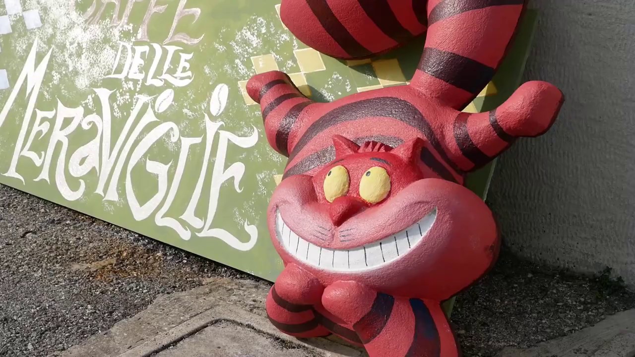 Allestimento di carnevale con sculture in polistirolo