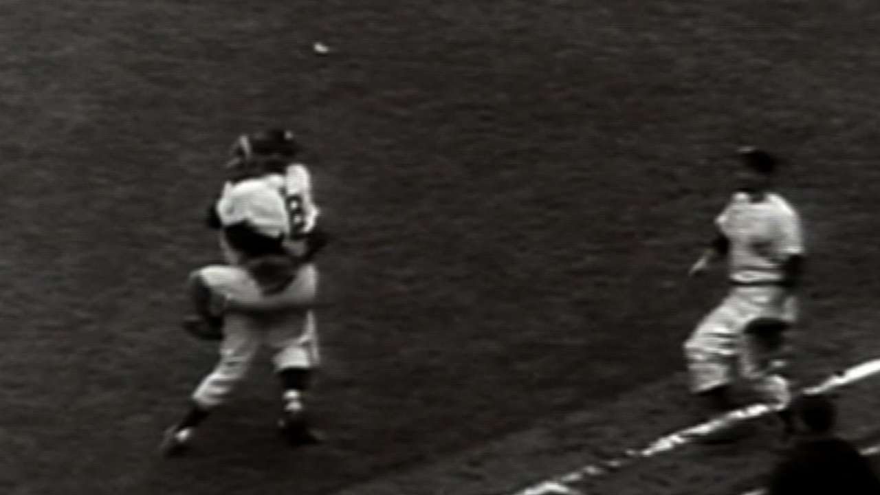 1956 WS Gm5: Don Larsen tosses a perfect game