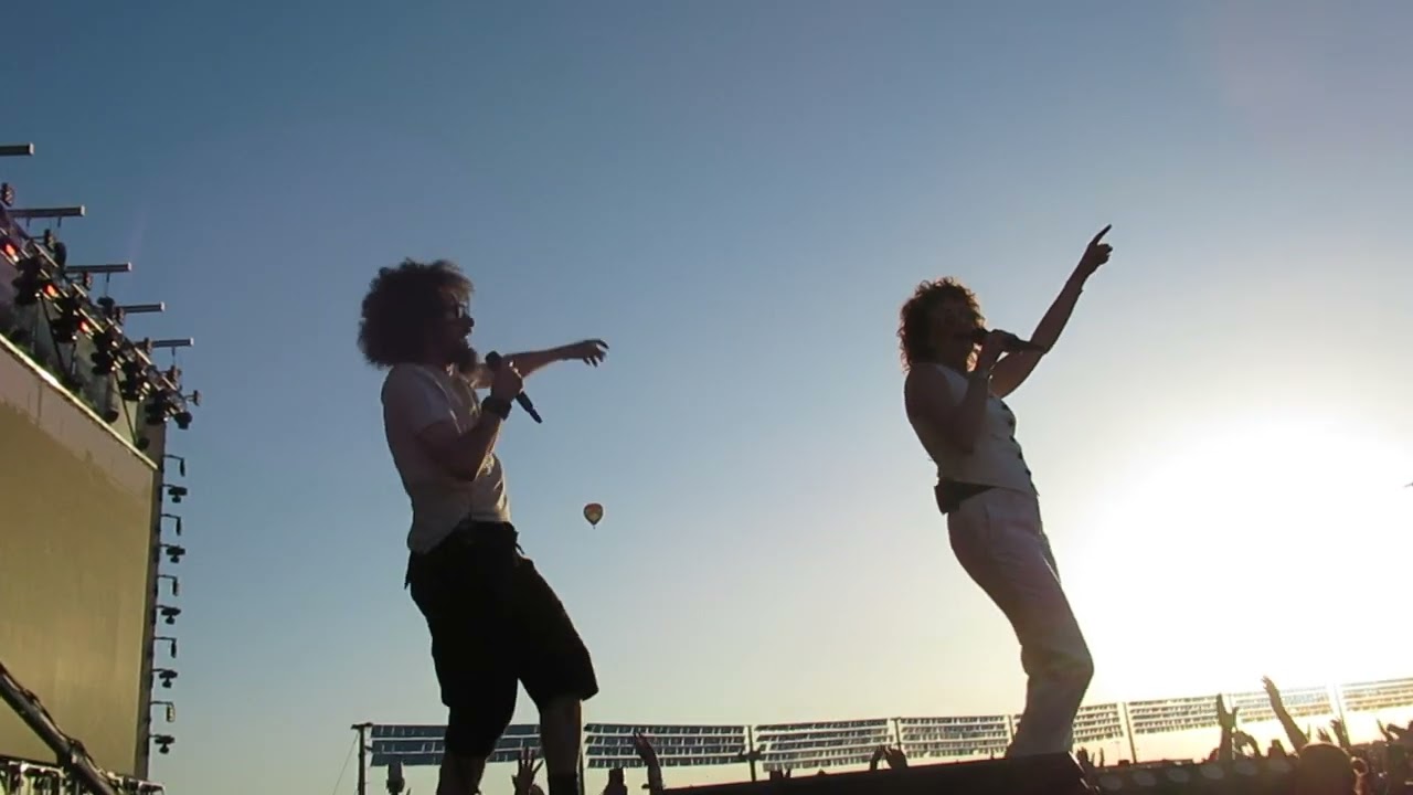 Caparezza ft Fiorella Mannoia - Vieni a ballare in Puglia @ Una, Nessuna, Centomila 11/6/2022