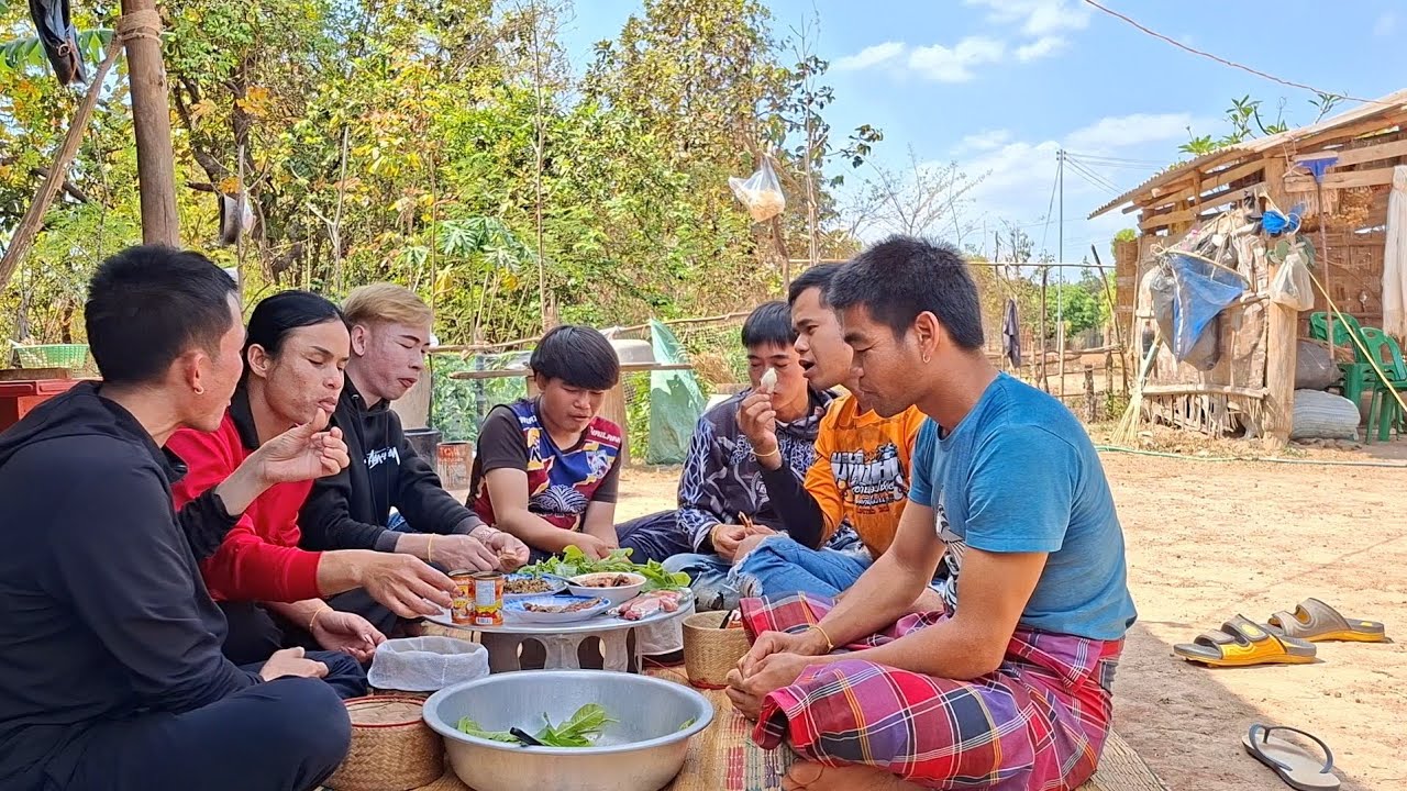 ก้อยกะปอมกับปลากะป๋อง แช่บๆพี่น้อง
