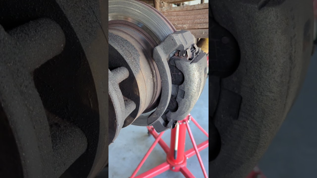 Brakes grinding #dodge #ram #brakes #grinding #diesel #cummins