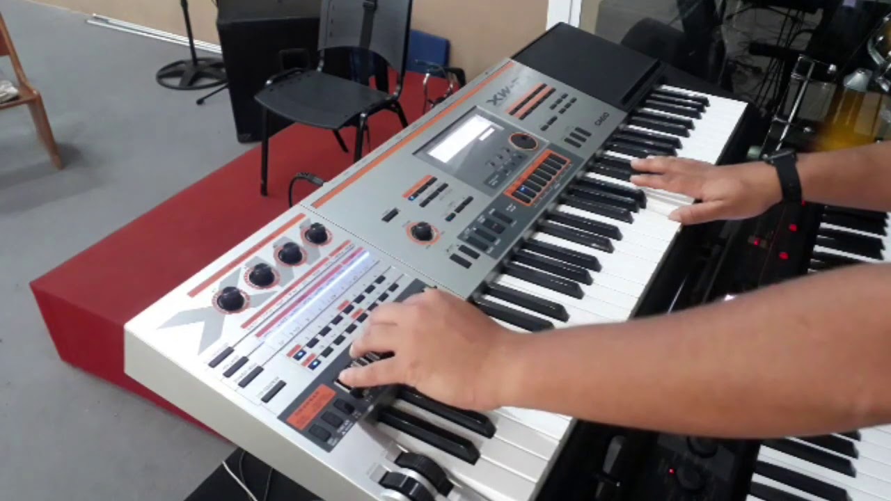 Casio XW-P1 - Montando Timbres - Misturando Timbres usando Volume para montar um timbre ao vivo.