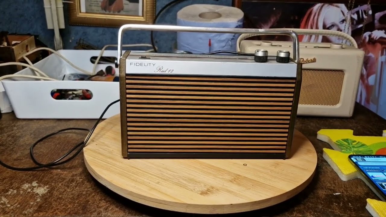 Vintage Fidelity Rad 12 Radio with Bluetooth