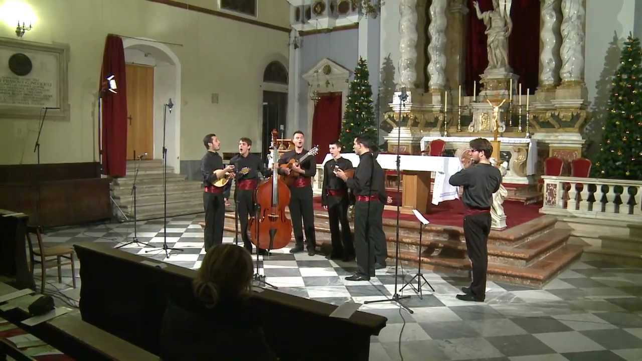 KLAPA KAŠE - Orah raste nasred sela