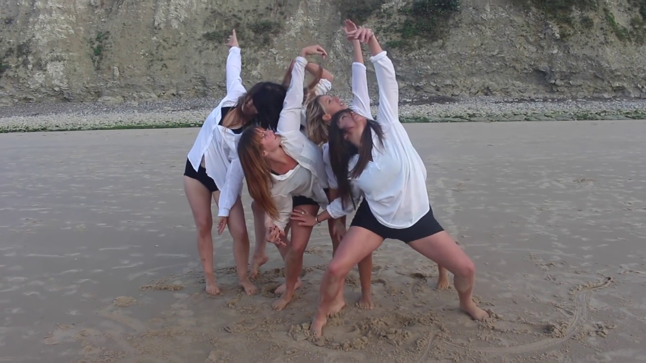 MYRTILLE KOWALCZYK / AARON STATIC 