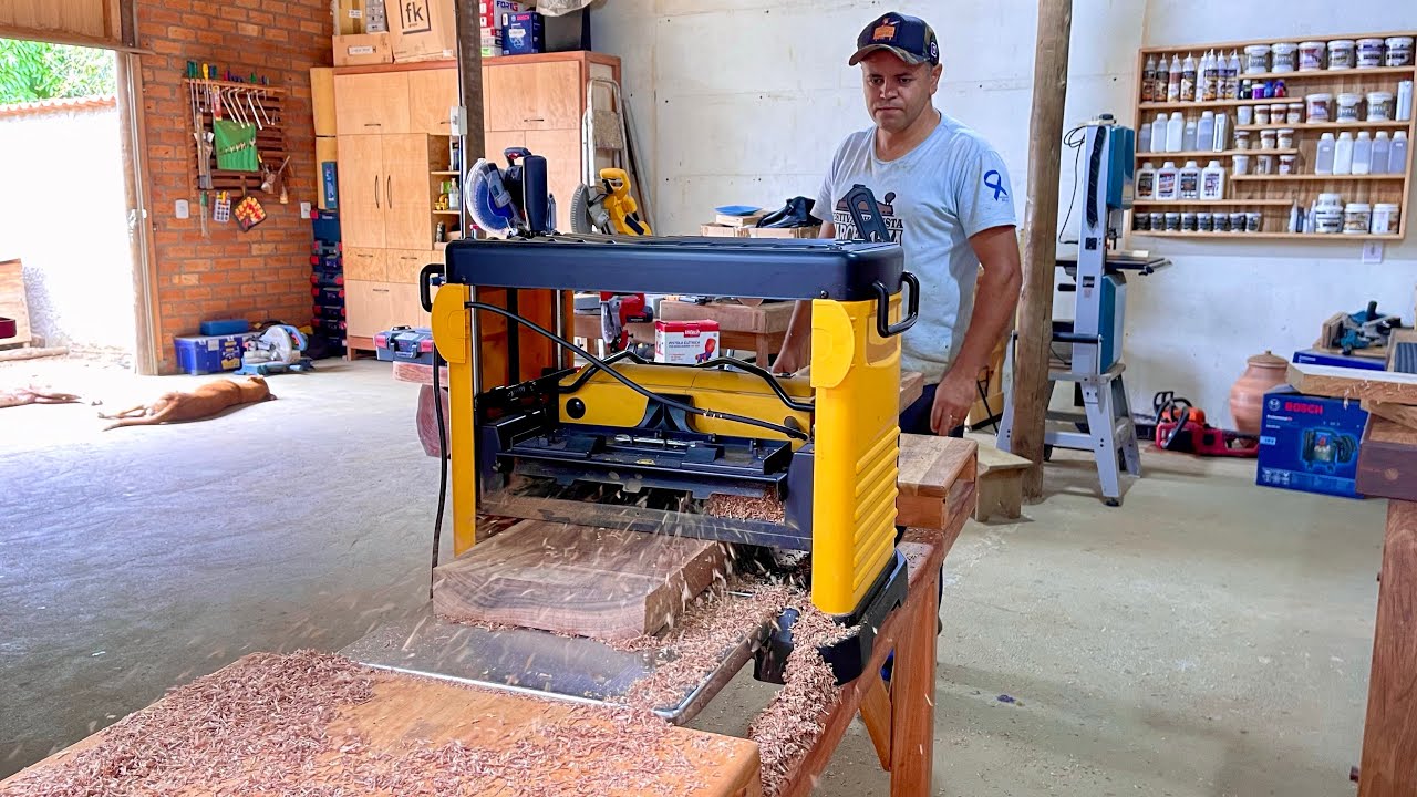 Ela Come Qualquer Madeira com o Eixo Pastilhado - Incr&iacute;vel/It Eats Any Wood With A Pastiled Axis