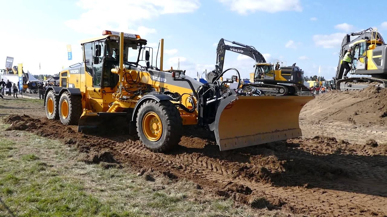 Volvo G946B at Load up north 2014
