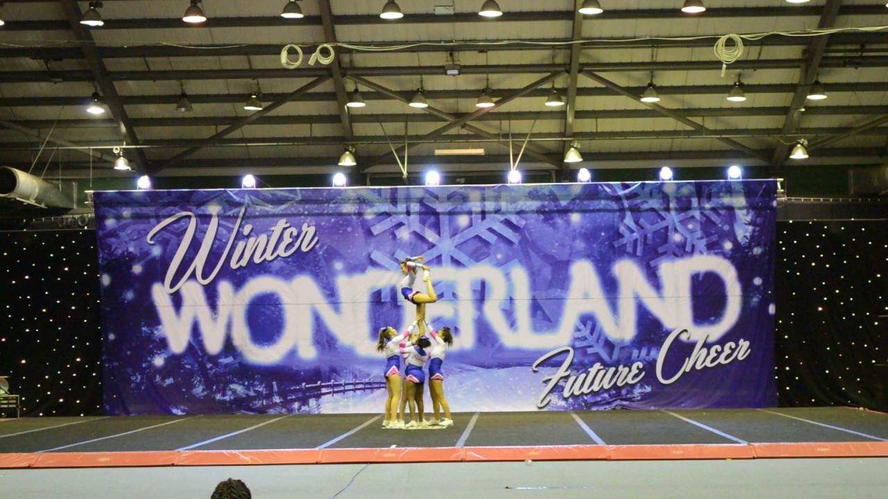Arts (UAL) Royals Cheerleading - Winter Wonderland 2016 Level 2 (Ruby)