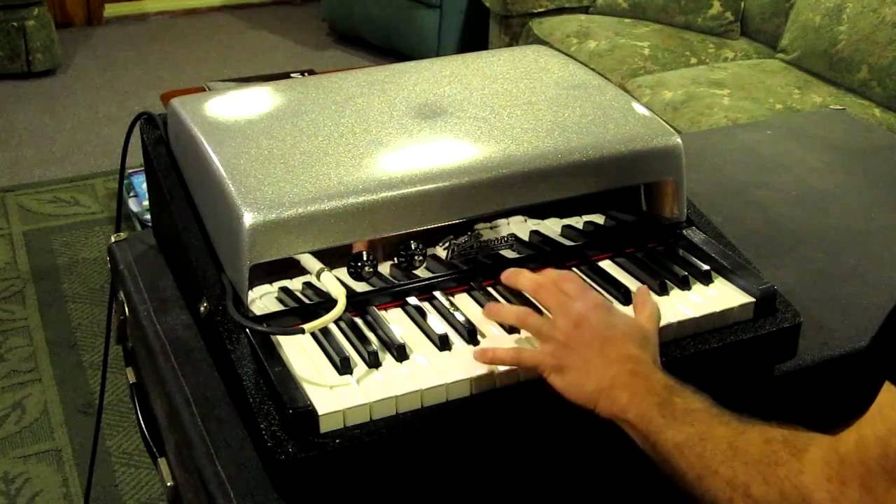 1966 Fender Rhodes Piano Bass Demo 3