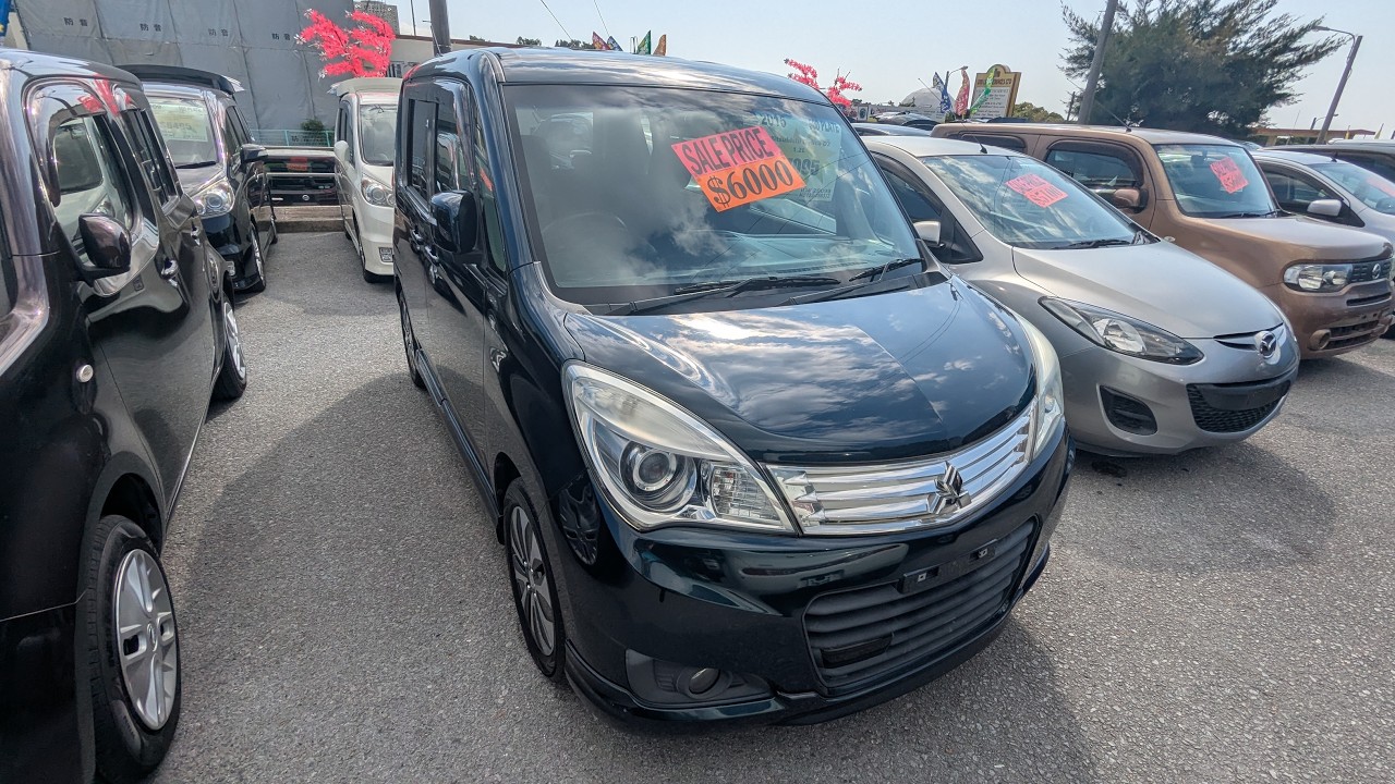 Автосалон подержанных автомобилей Джонни на Окинаве - Mitsubishi Delica D2 2015 года выпуска (20099)