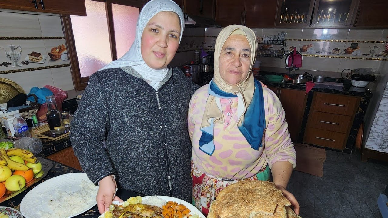 أجيو تشوفوا مي فاظمة شحال فرحات بعراضة ديال نسابنا لي هوما محبوبة tv فاجؤونا بهاد الزيارة