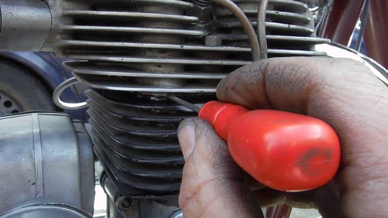 Royal Enfield copper cylinder head gasket trick by Performance Classics.