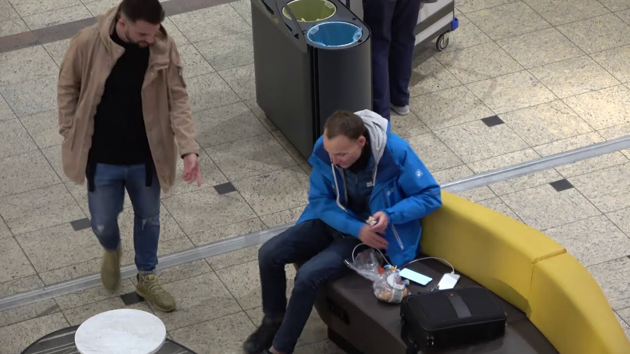 PODNOSZĘ PIENIĄDZE Z MOJĄ PODOBIZNĄ wycięte sceny