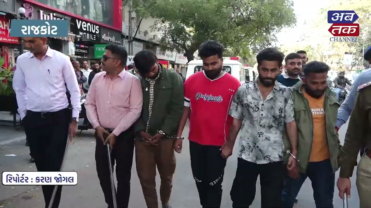 રાજકોટ નિર્મલા રોડ પર જીમમાં તોડફોડ કરનાર ચાર આરોપીઓનું ગાંધીગ્રામ પોલીસે કરાવ્યું રી કન્ટ્રક્શન