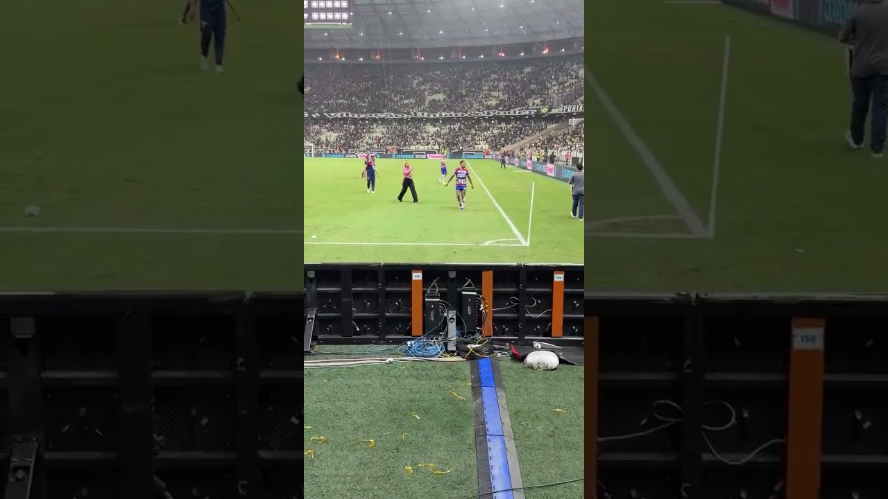 MAILTON JOGADOR DO FORTALEZA CHUTA BANDEIRA DO CEAR&Aacute; - MAILTON DO FORTALEZA COMEMORANDO CEARENSE