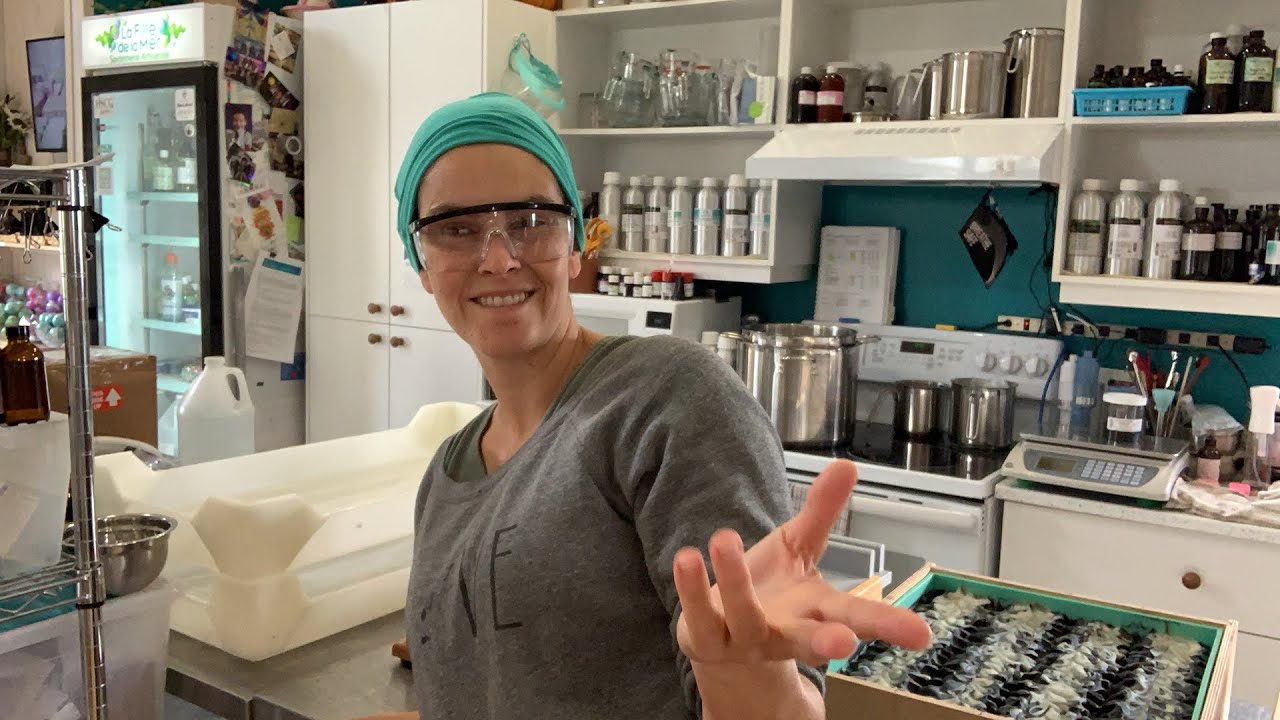 🔴 Cutting Canadian Glacial Clay Soap