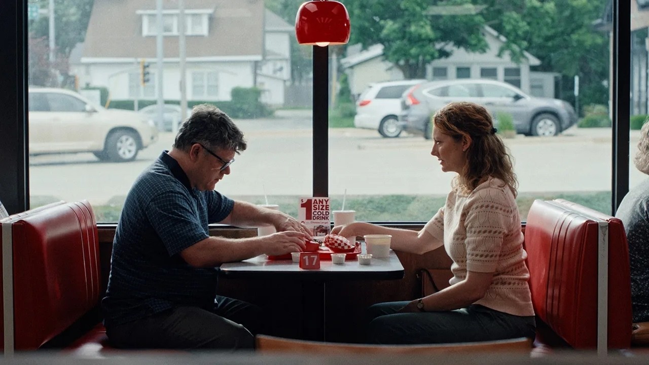 Chili Finger Review: A Tabloid-Inspired Comedy with a Twist