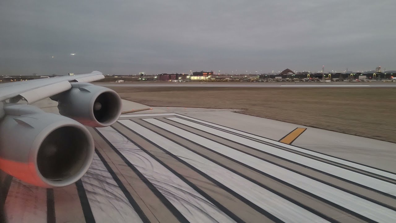 Lufthansa Boeing 747-8 takeoff from Chicago O'Hare