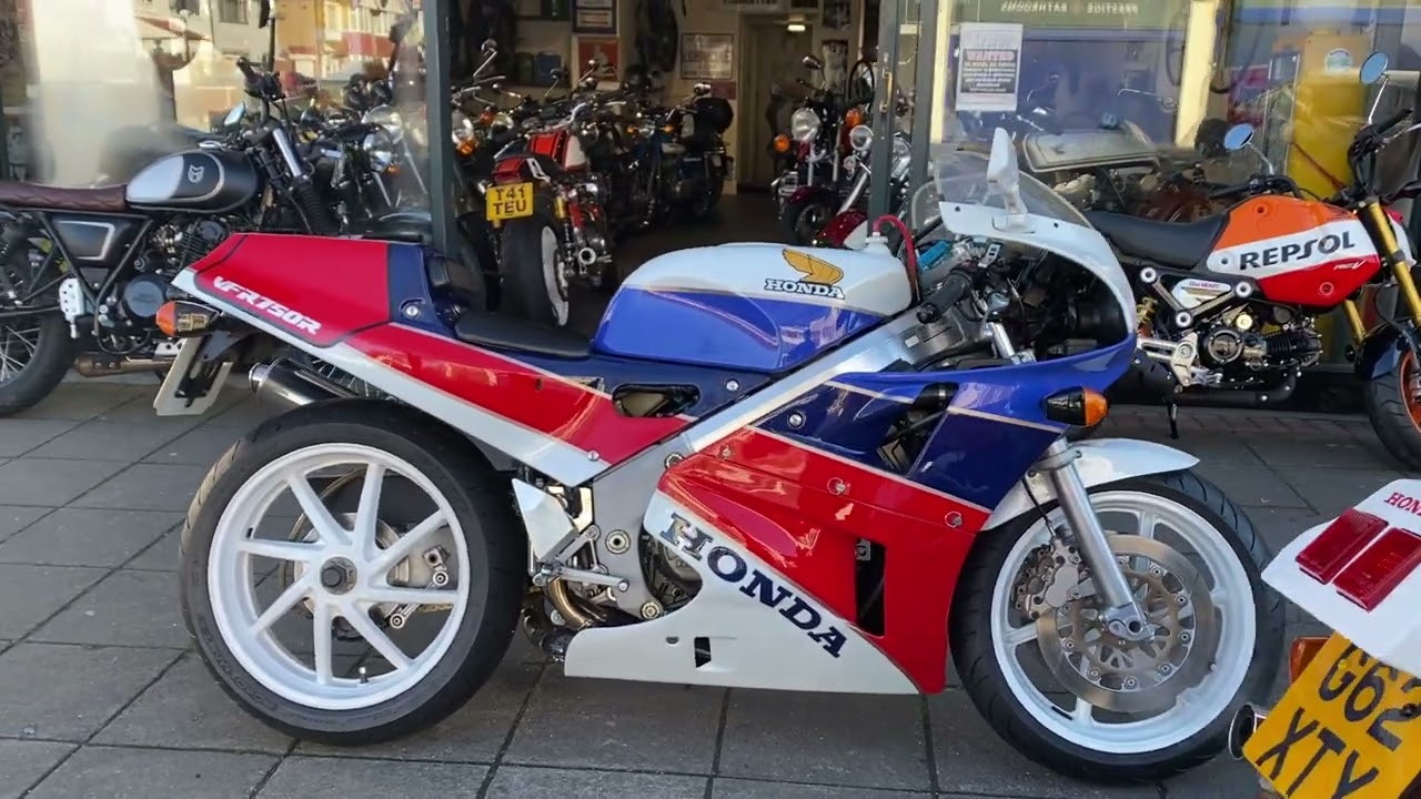 Honda RC30 VFR750R