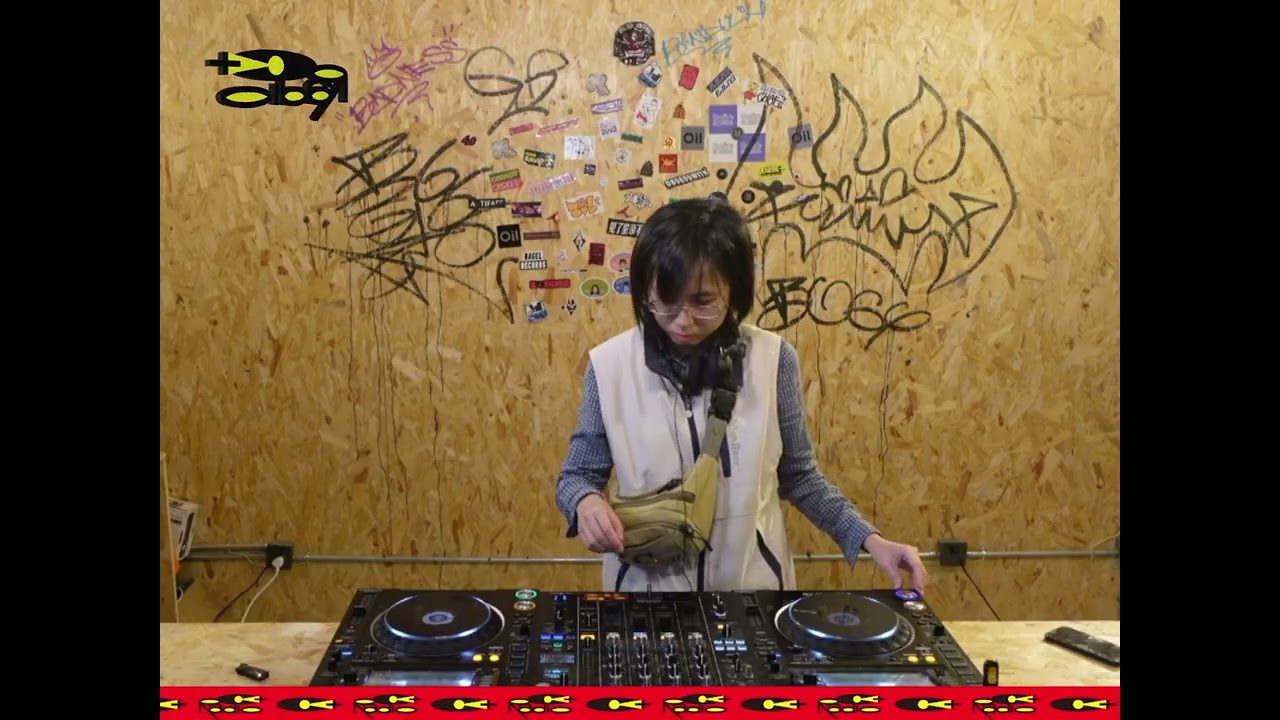 C+Radio 25AW E28 w/ astrojoke