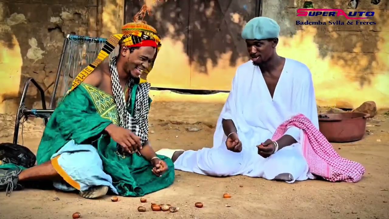Le Fou Woroli, Boua Ladji et Diabate avec Sidibe pour l'achat de corbillard au Super Auto