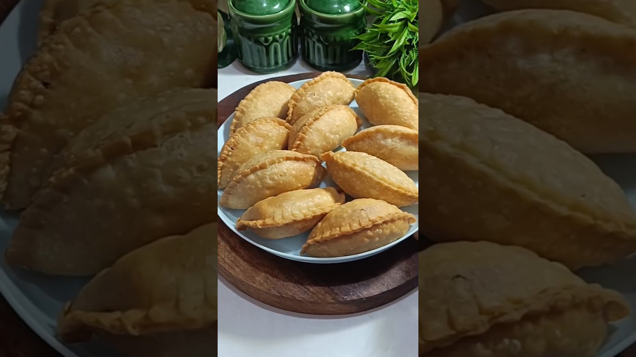 Sooji Mawa Gujiya Recipe #shorts #food #recipe #holi #viral #cooking