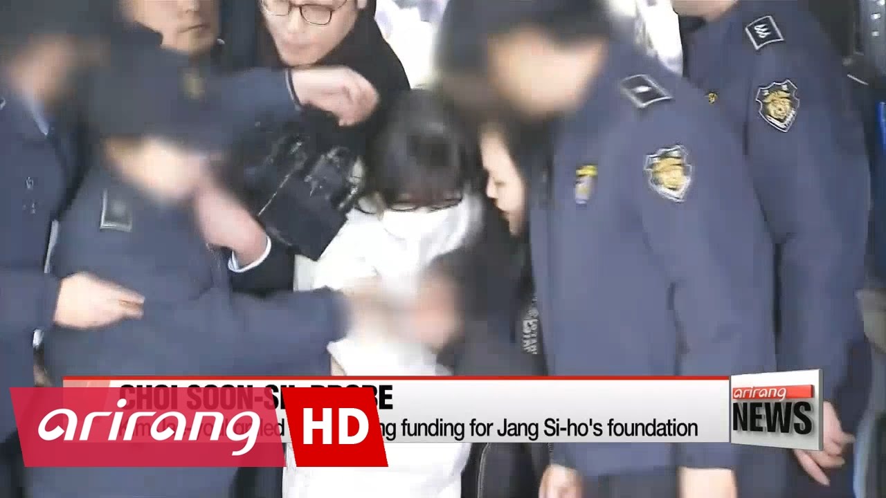 Arrest warrant issued for former health minister Moon