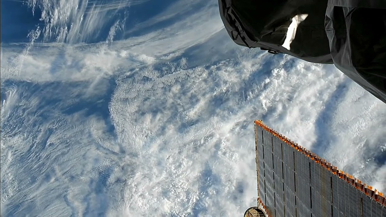 ISS a day, earlier, yellow route in map - waiting for Space X 7