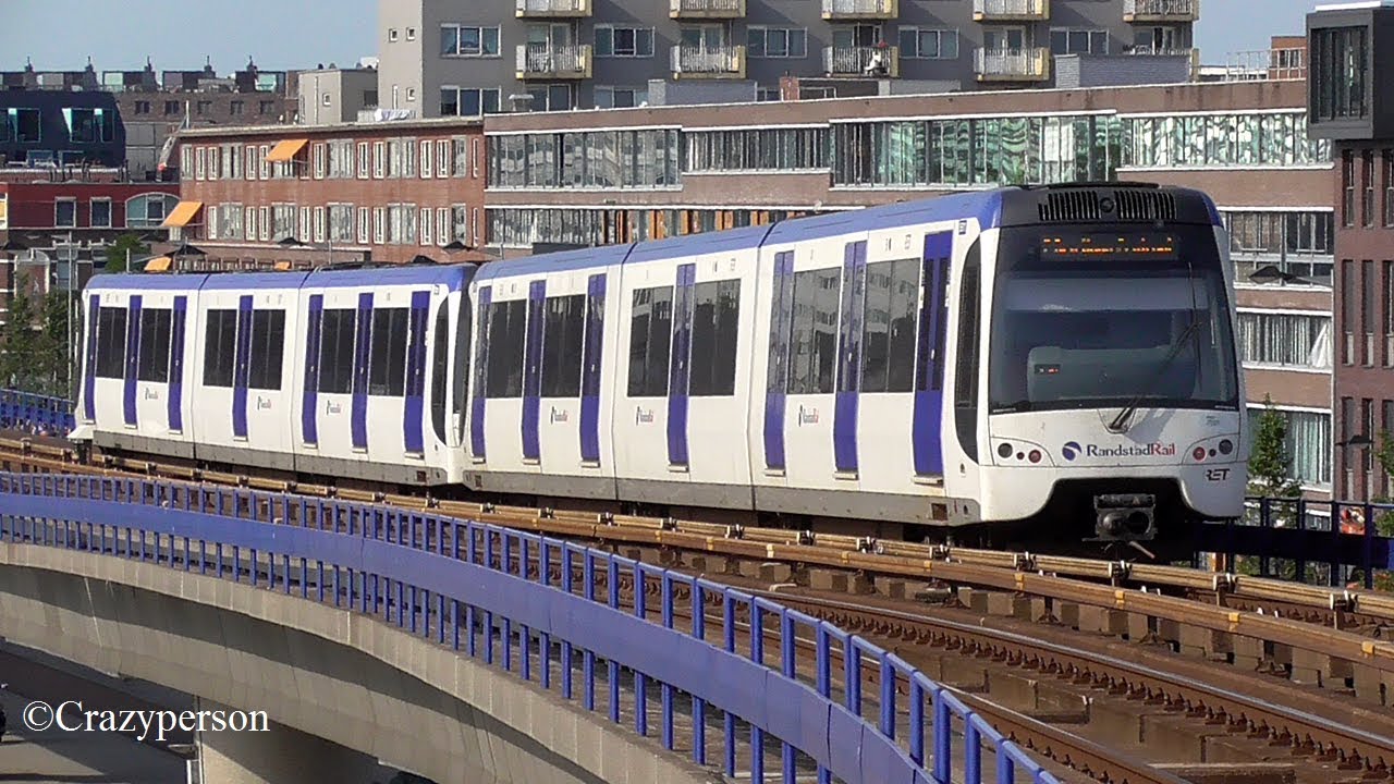 Metros at Maashaven Rotterdam! (2017)