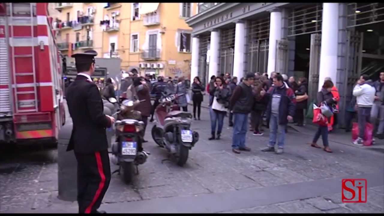 Napoli - Cumana, treno in fiamme. Panico tra passeggeri (07.02.14)