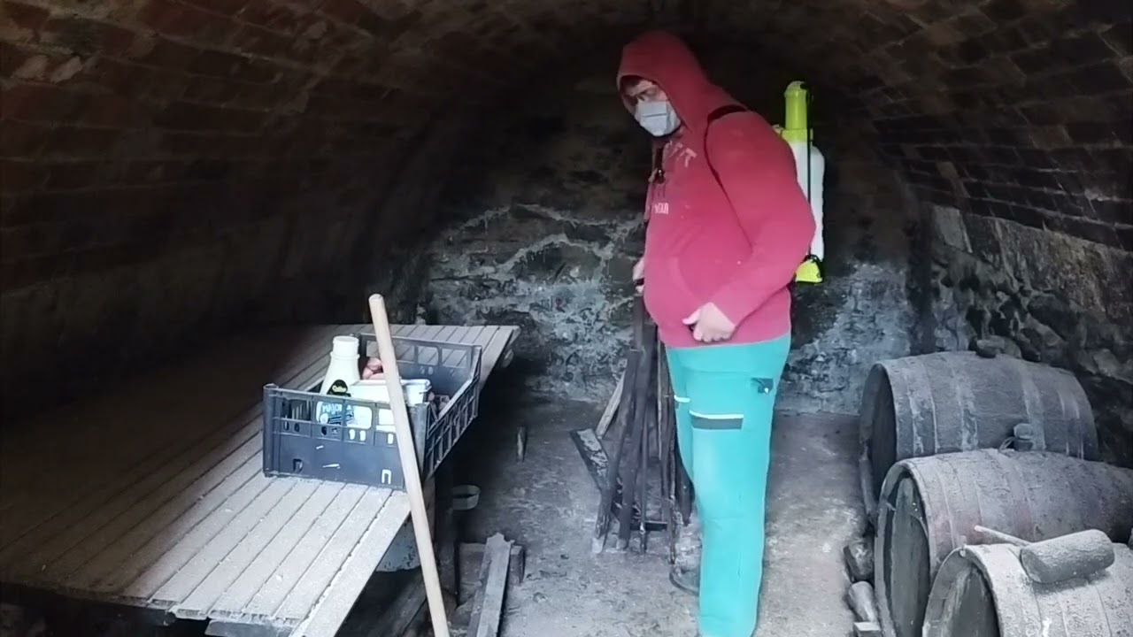 A pince meszelése!