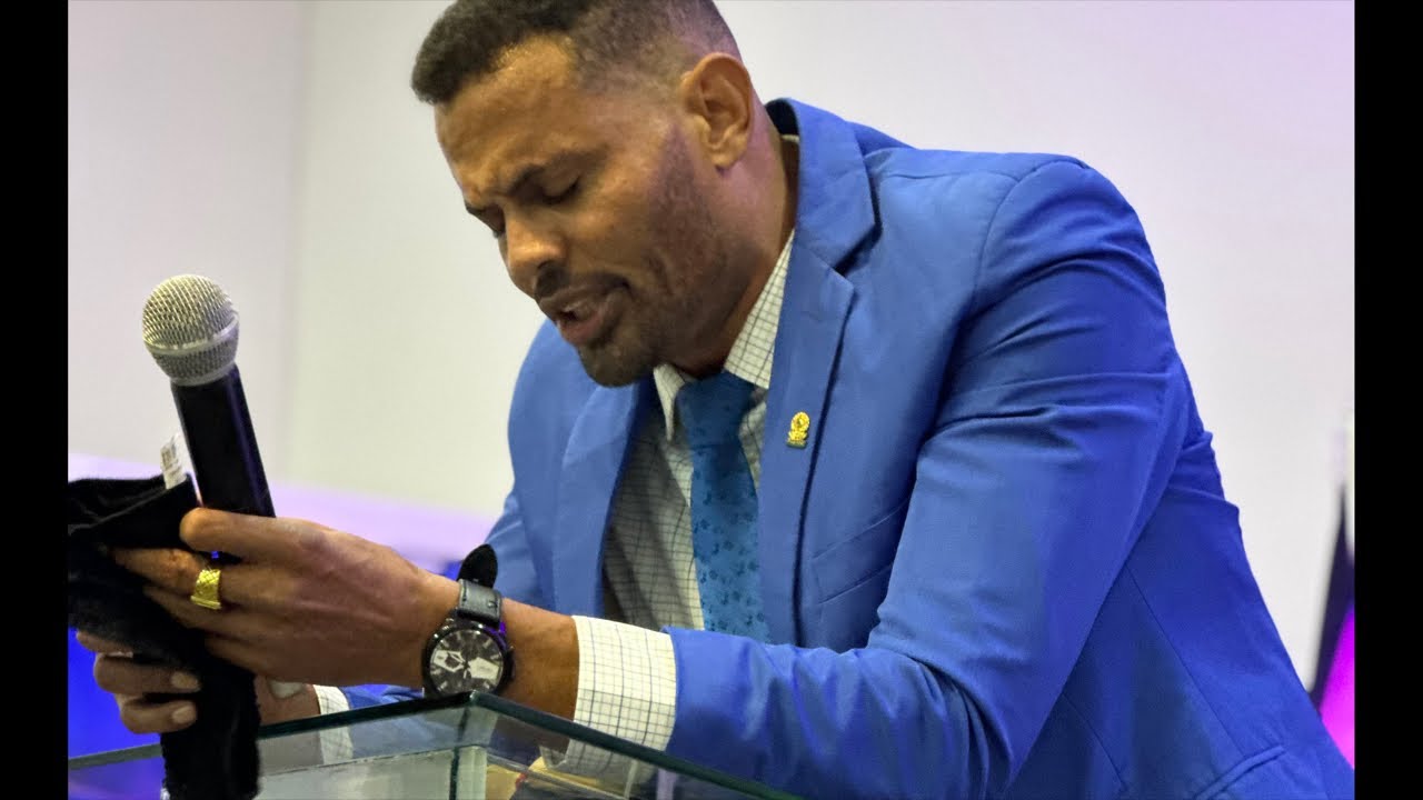 Pastor Gilberto está ao vivo! HOJE DEUS FALA ASSIM COM VOCÊ, TU CRÊ? #vive #home #youtube #status