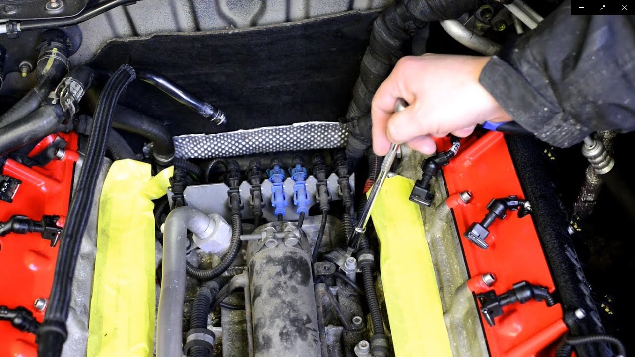 How to CHANGE PHASE / CAMSHAFT SENSOR on a Maserati Quattroporte