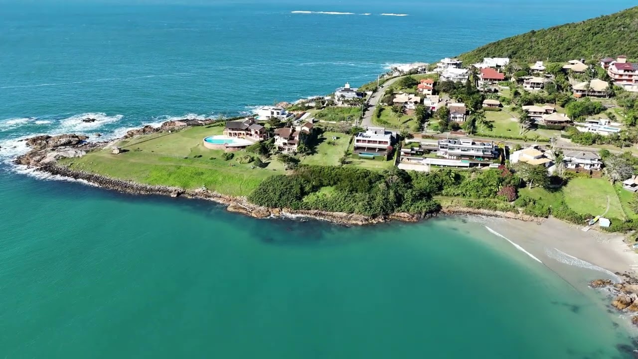 Conhe&ccedil;a Garopaba: A Cidade das Praias, Baleias, Surfe e Tradi&ccedil;&atilde;o Catarinense