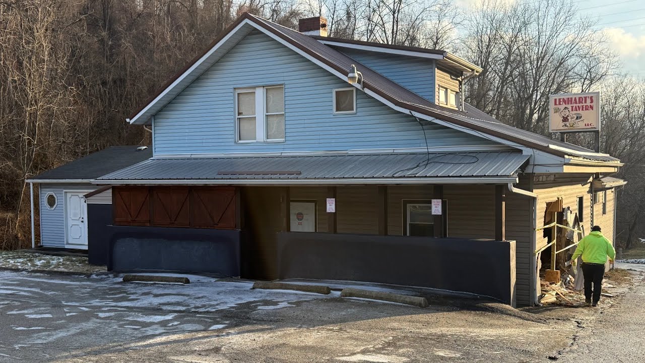 Car smashes into former tavern in Washington County
