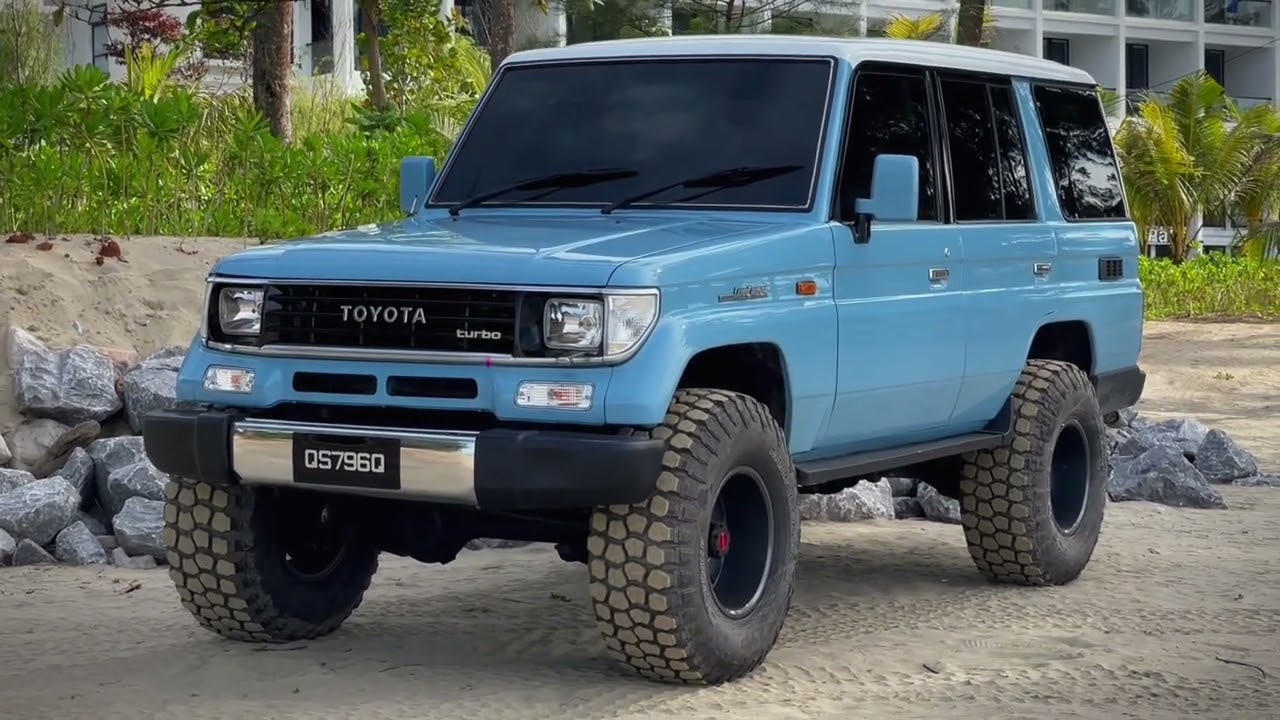 Toyota Land Cruiser LJ78 in Samatan Roxy Kuching
