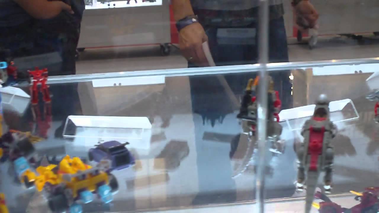 Botcon '11 RtS Legends and Scouts, PCC and HftD Deluxes (Back)