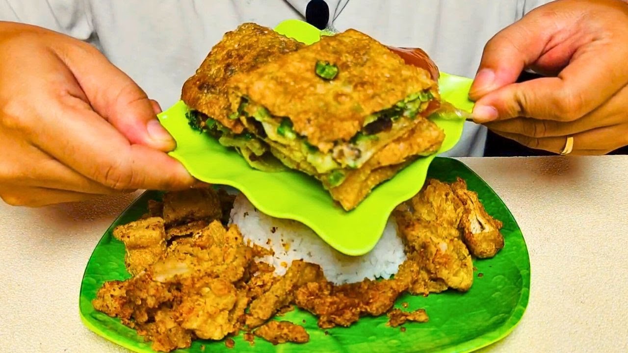 ASMR Eating CRISPY Fried Egg Martabak & Crunchy Chicken Intestines!! | Indonesian Street Food