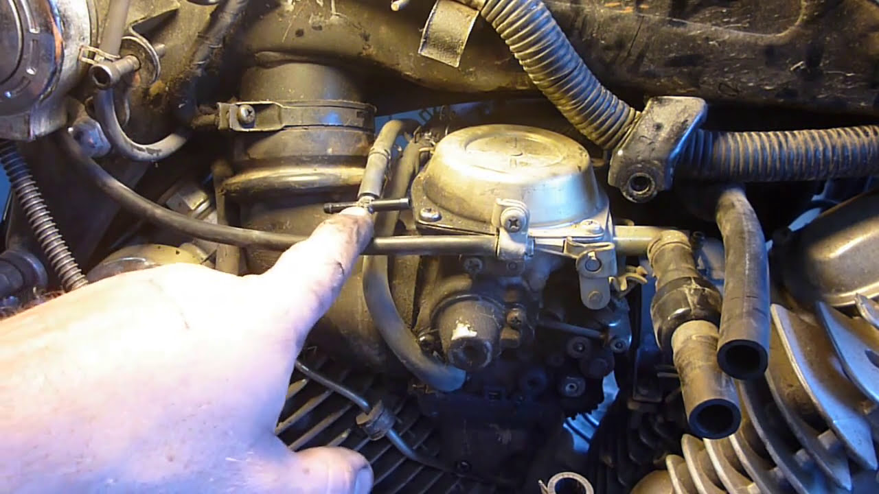 YAMAHA VIRAGO CARBURETOR REMOVAL