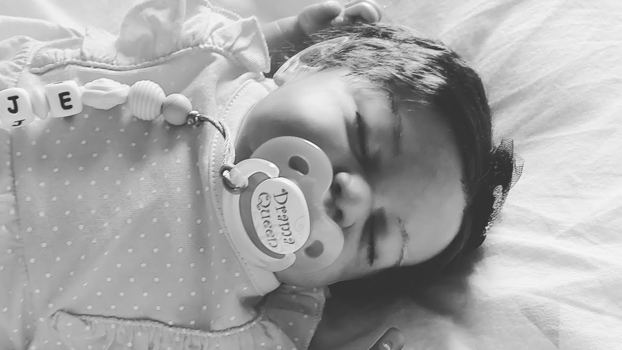 Fientje omkleden in zeeman outfit #babyzeeman #Reborn