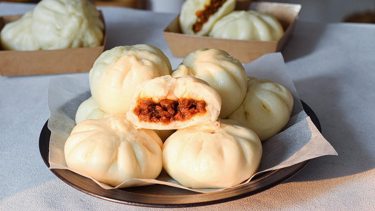 Bánh Bao Xá Xíu | Char Siu Bao (Steamed Pork Buns)