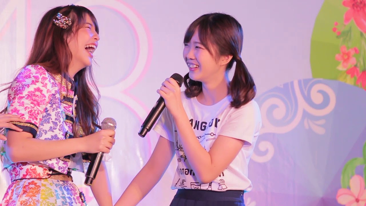 [FANCAM] 180203 ปูเป้อวยพรวันเกิดให้อร ตอนจบโคตรฮา PUPE BNK48 & ORN BNK48 @ Roadshow ChiangMai