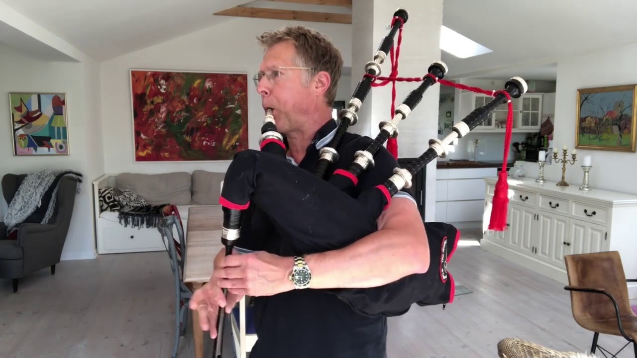 Glasgow City Police Pipers. Duncan MacRae bagpipes SL10