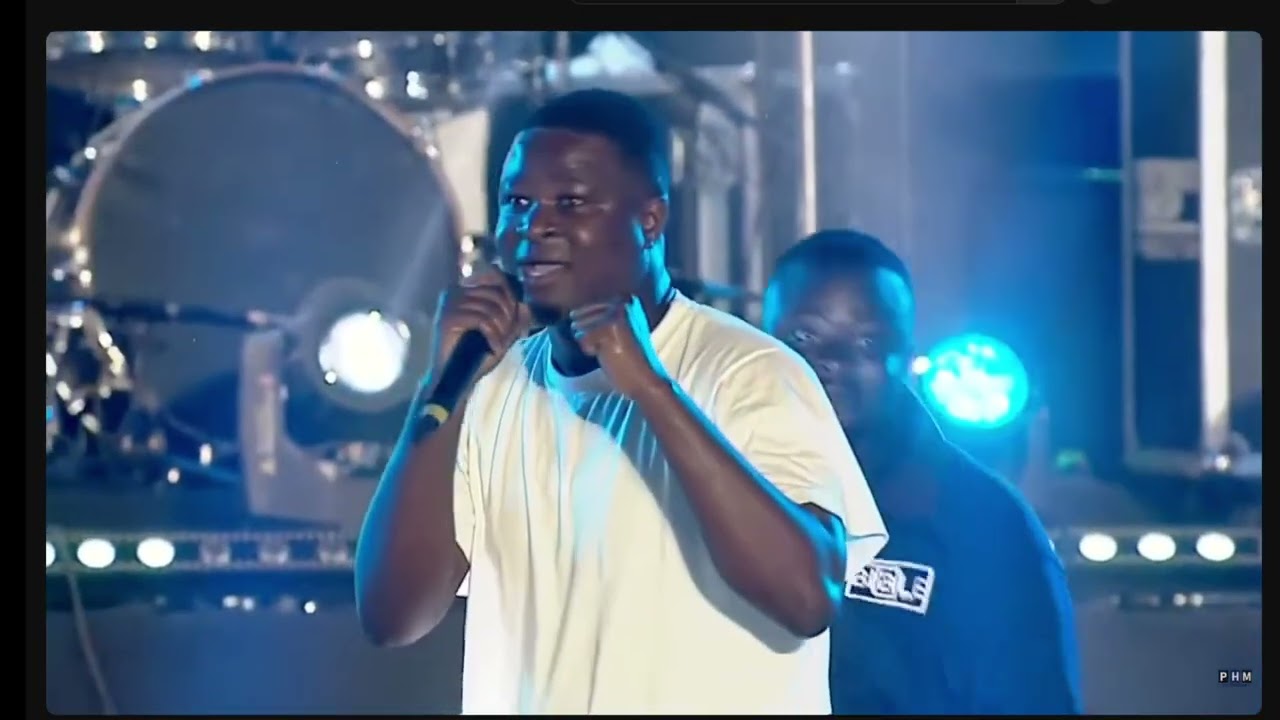 Bidemi Olaoba Live at The Experience 20
