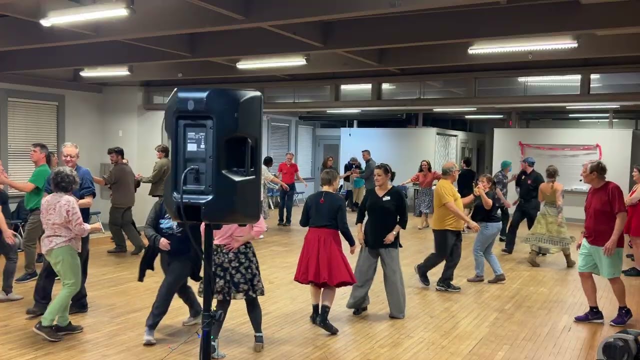 Athens Dance, Experimenting with a live music Contra Beginner Lesson