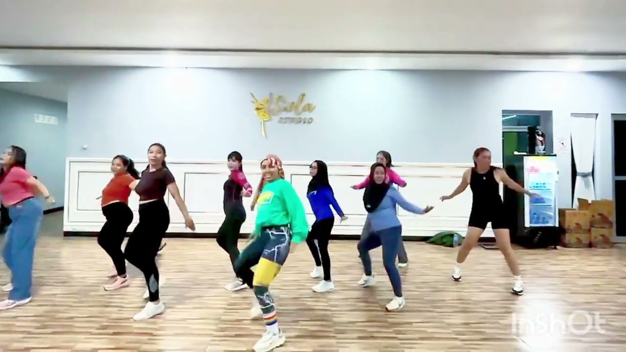 Baila Con La Ola by amriya shyahira ft Nasrul syahmi/ zumba/ tiktok viral