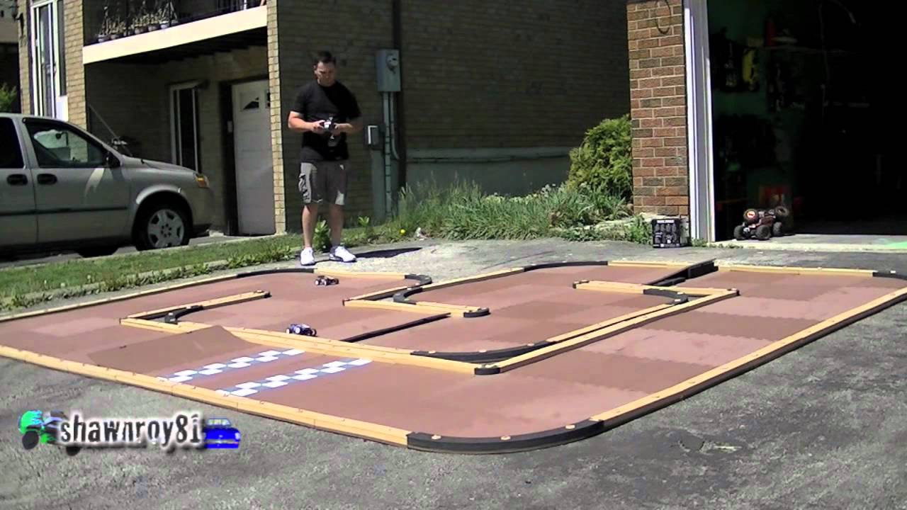 Losi Micro Track Roys Speedway Sunday Races...LOL