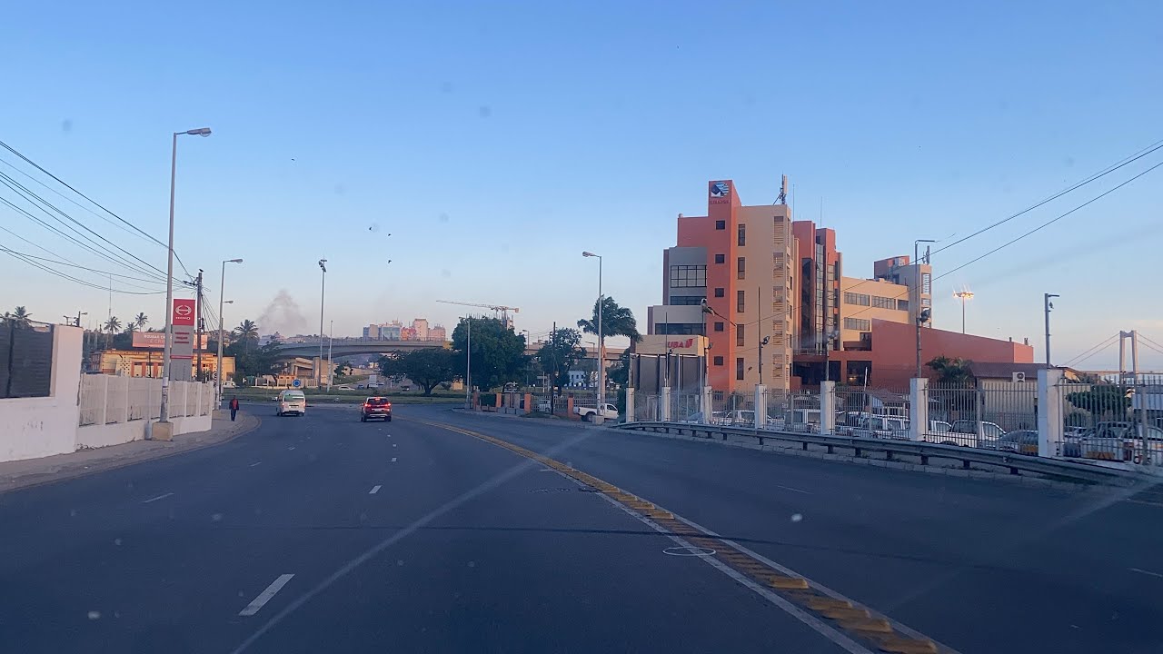 Maputo Moçambique, avenida 24 de Julho, bairro do Alto Maé